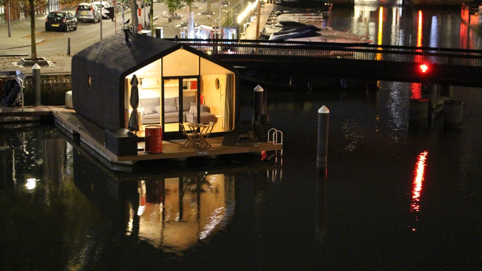 Wikkelboat At Night