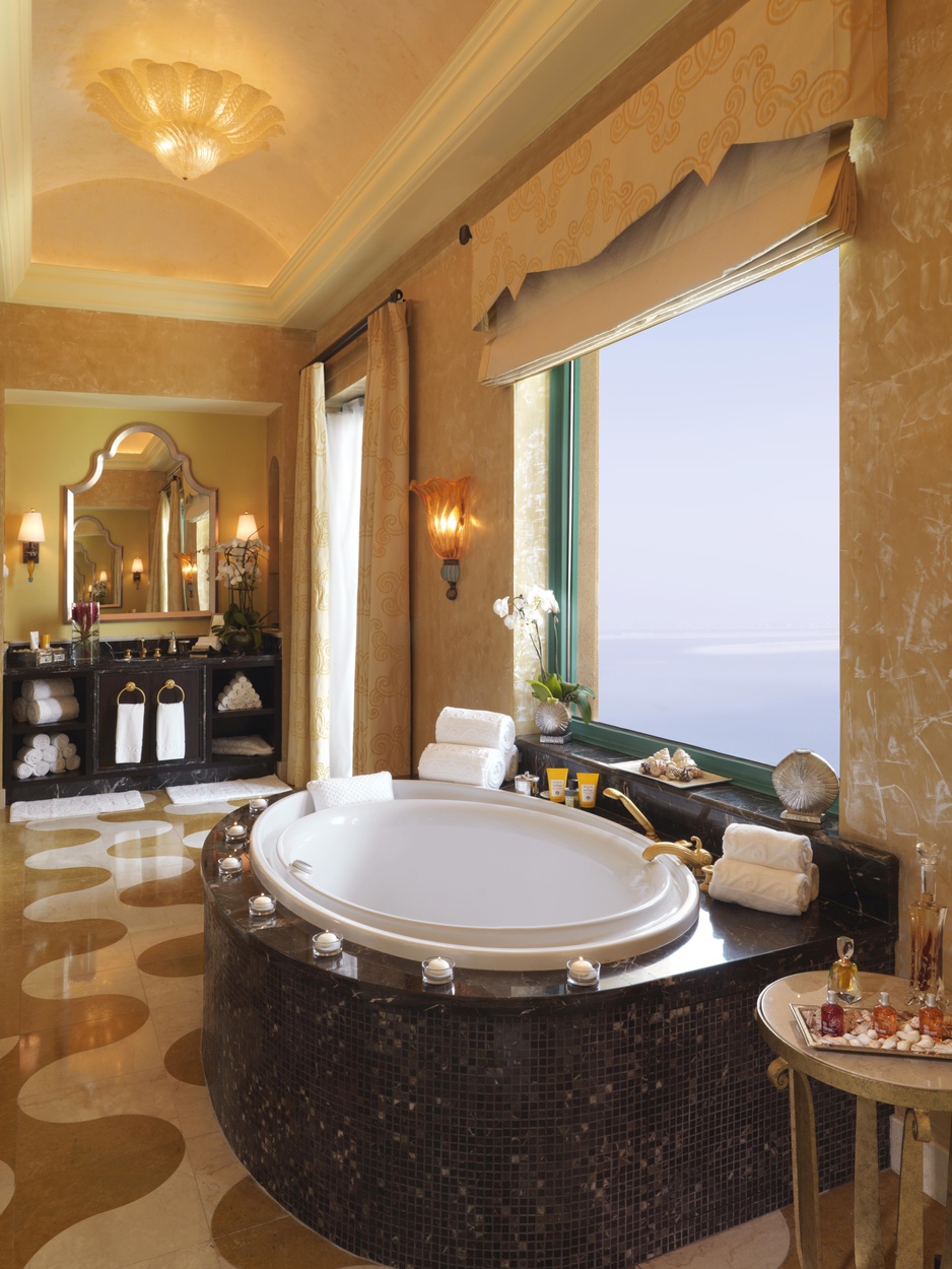 Grand Atlantis Suite bathroom