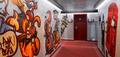 Red Stars Hotel St Petersburg - Decorated By The Best Street Artists In Russia