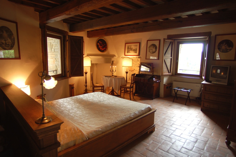 Castello di Petroia castle room