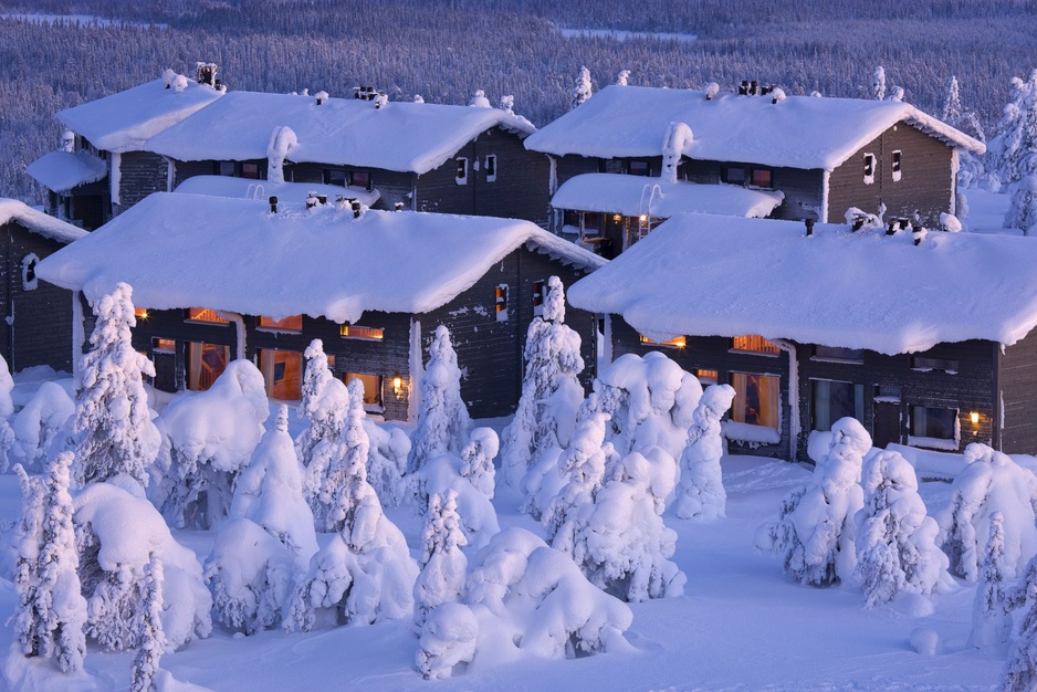 Hotel Iso Syöte buildings covered in snow