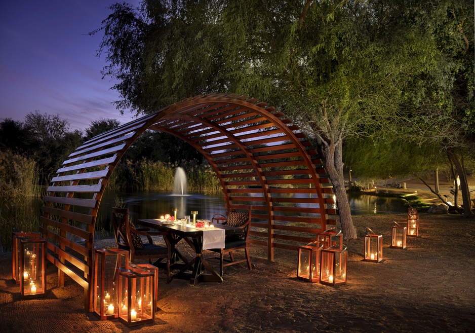 The Ritz-Carlton Ras Al Khaimah, Al Wadi Desert Hotel Lakeside Dining