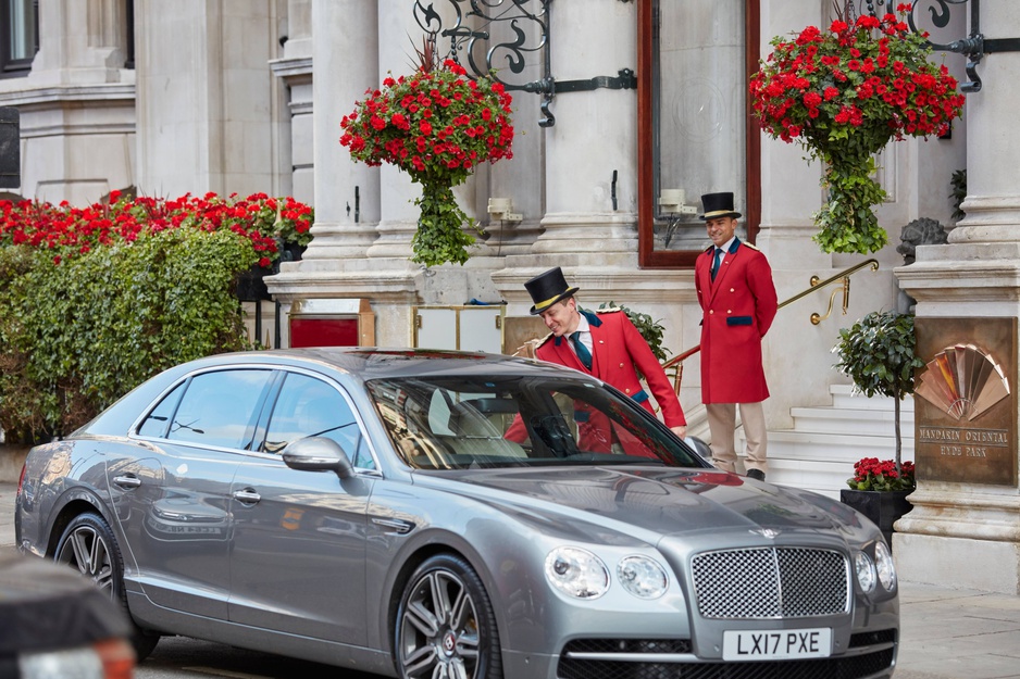 Mandarin Oriental Hyde Park Hotel Entrance Bentley Chauffeur Service