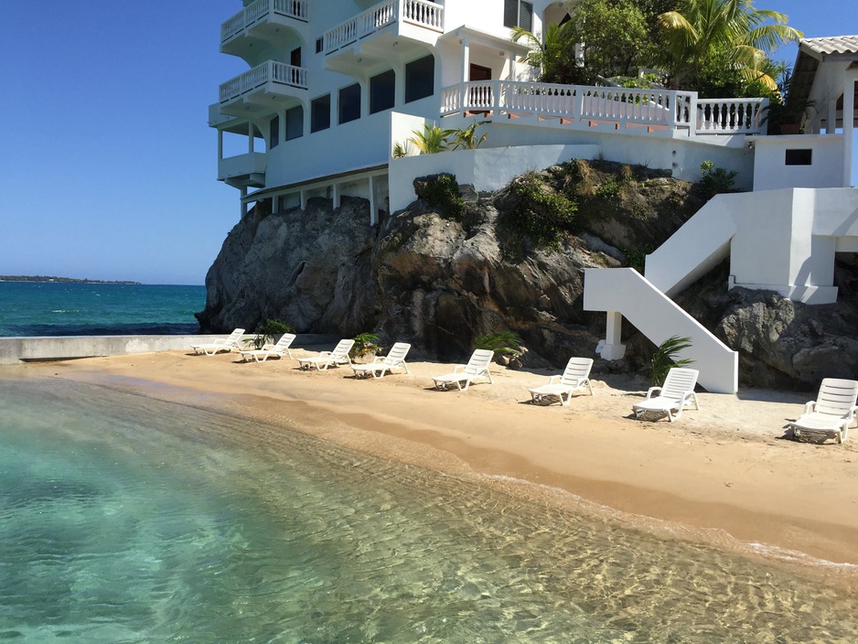 Villa on Dunbar Rock Beach