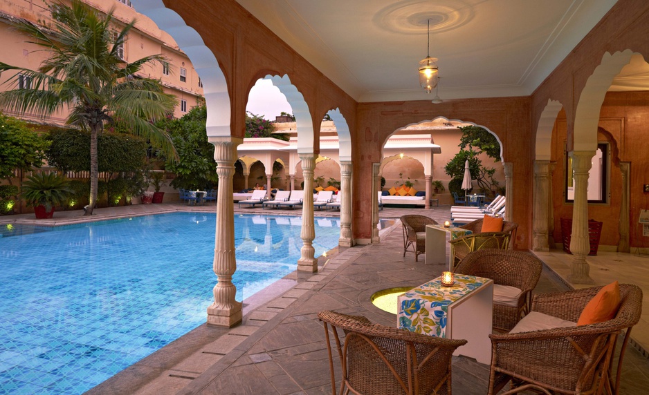 Samode Haveli poolside