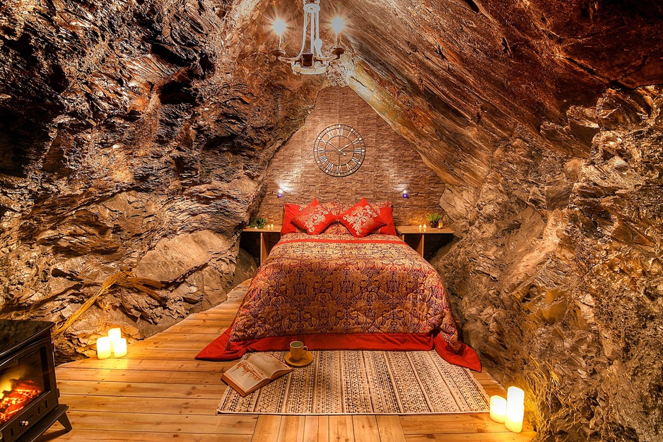 Deep Sleep Hotel Grotto