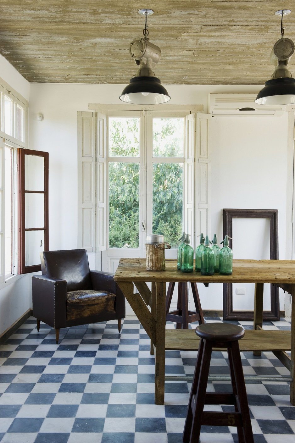 Casa Zinc dining room