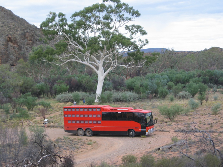 3 storey bus