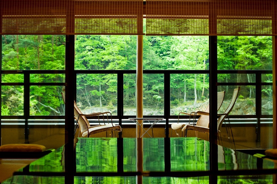 Nishiyama Onsen Keiunkan view on the terrace