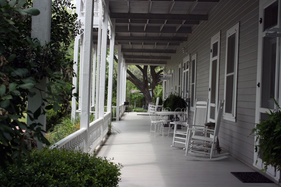 The Antlers Inn Veranda