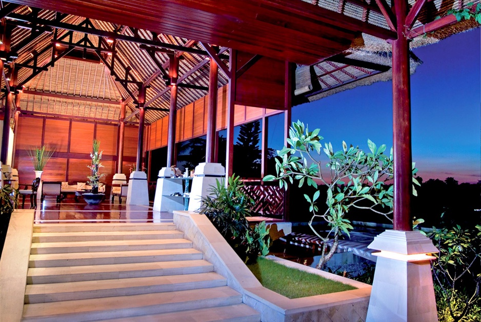 Kupu Kupu Barong Villas lobby