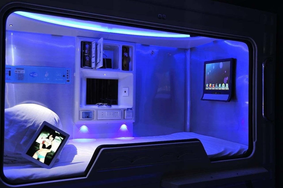 Pengheng Space Capsules Hotel pod interior