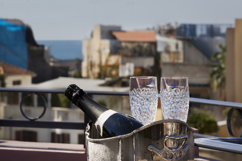 Hotel Nordoy Champagne with Tel-Aviv Panorama