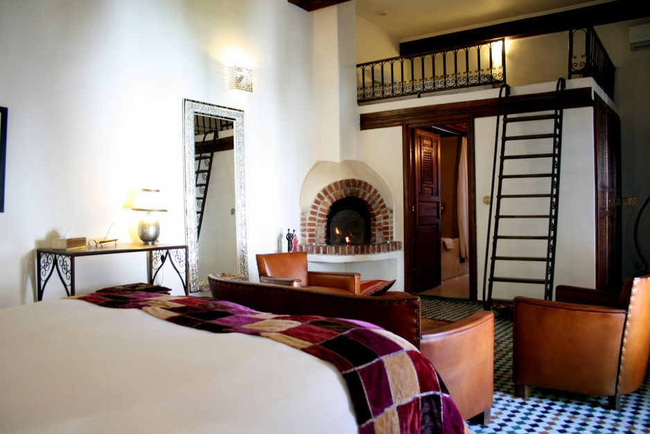 Riad Laaroussa cream suite