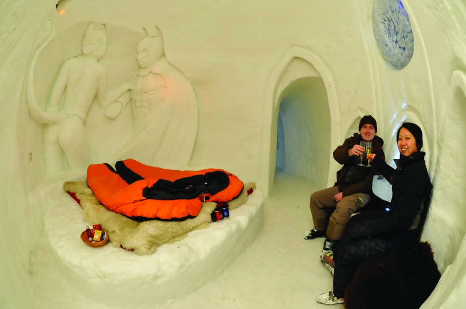 Iglu Dorf romantic igloo interior