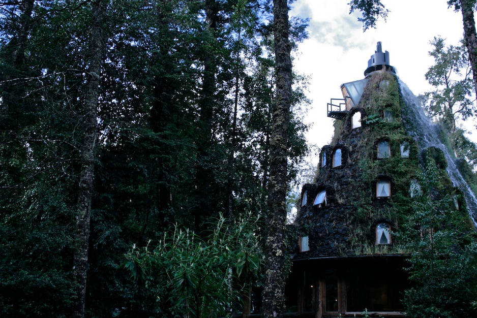 Montana Magica Lodge – Volcano Shaped Hotel With A Hint Of Magic