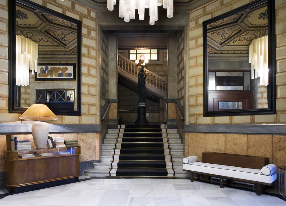 Cotton House Hotel octagonal hallway