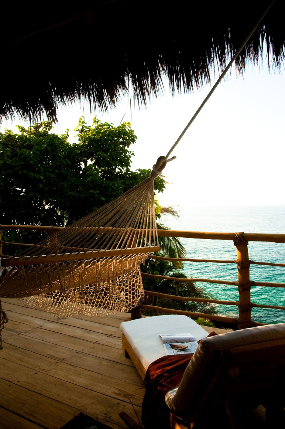 Xinalani Retreat hammock with view on the sea