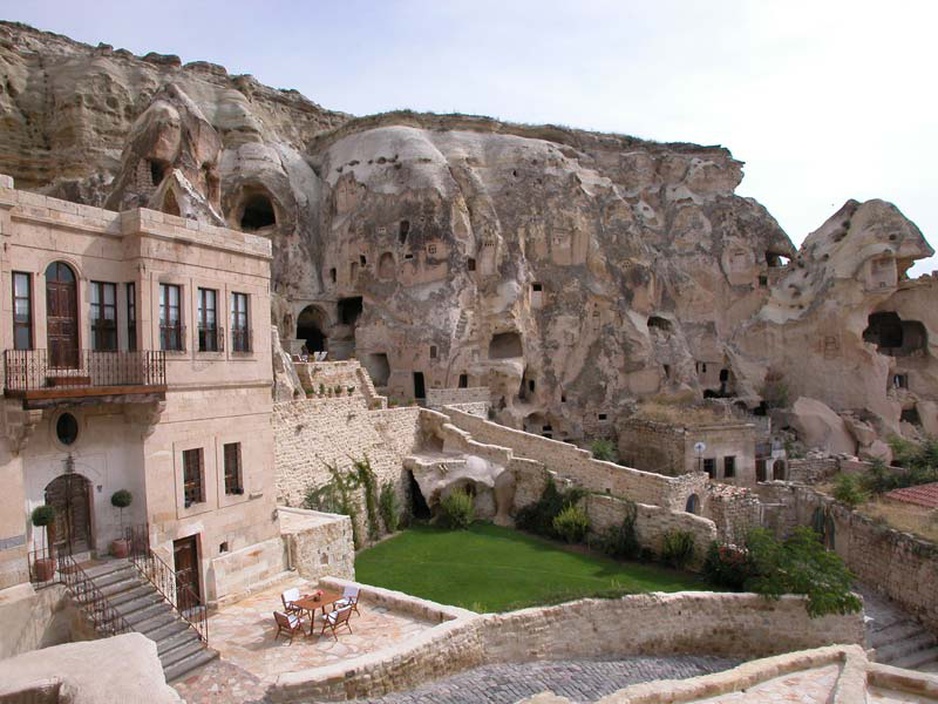 Yunak Evleri hotel and caves