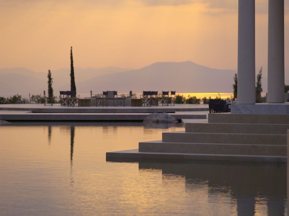 Amanzo'e restaurant steps and swimming pool