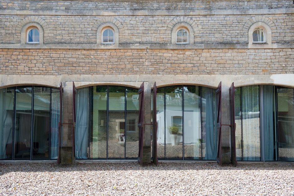 Cowley Manor facade