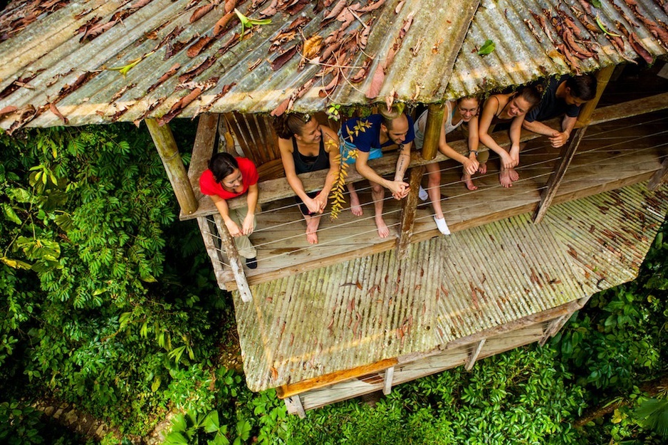 Main treehouse group of people