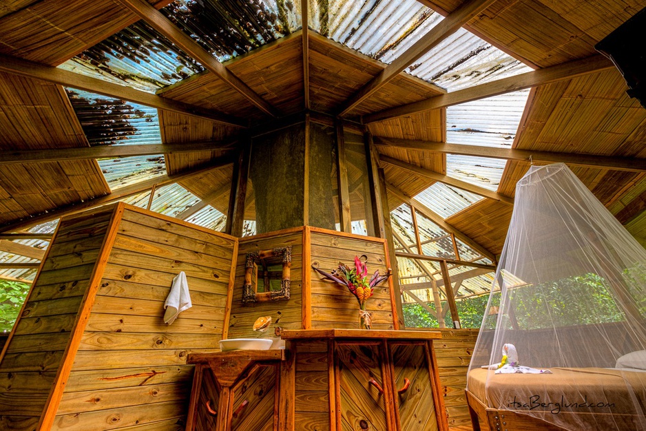 El Castillo treehouse interior