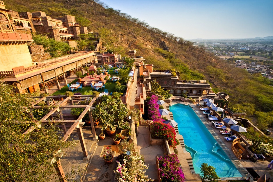 Neemrana Fort Palace swimming pool