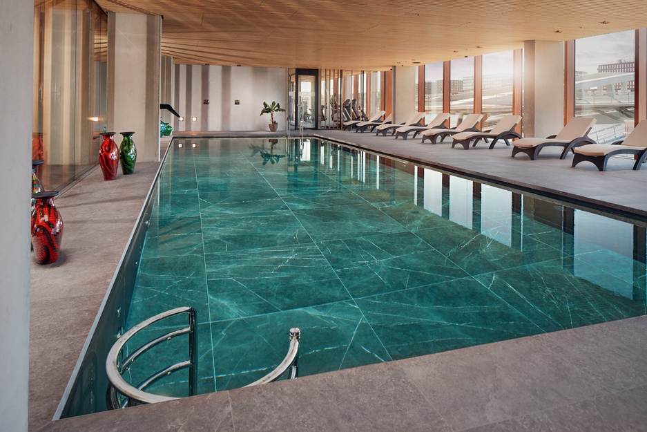 Hotel Jakarta Amsterdam Indoor Pool