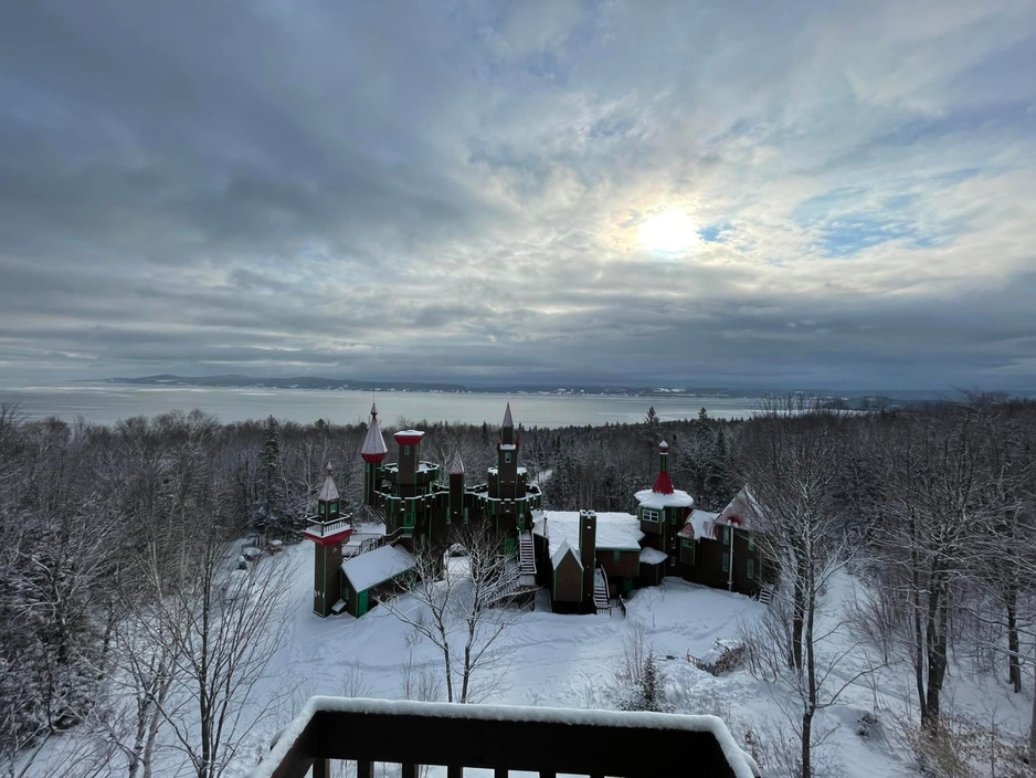 Auberge du Château Bahia Balcony Bay View During Winter