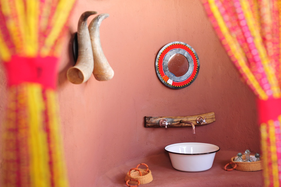 Shu'mata Camp bathroom decoration