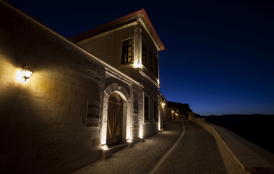 Kayakapi Premium Caves Main Building At Night