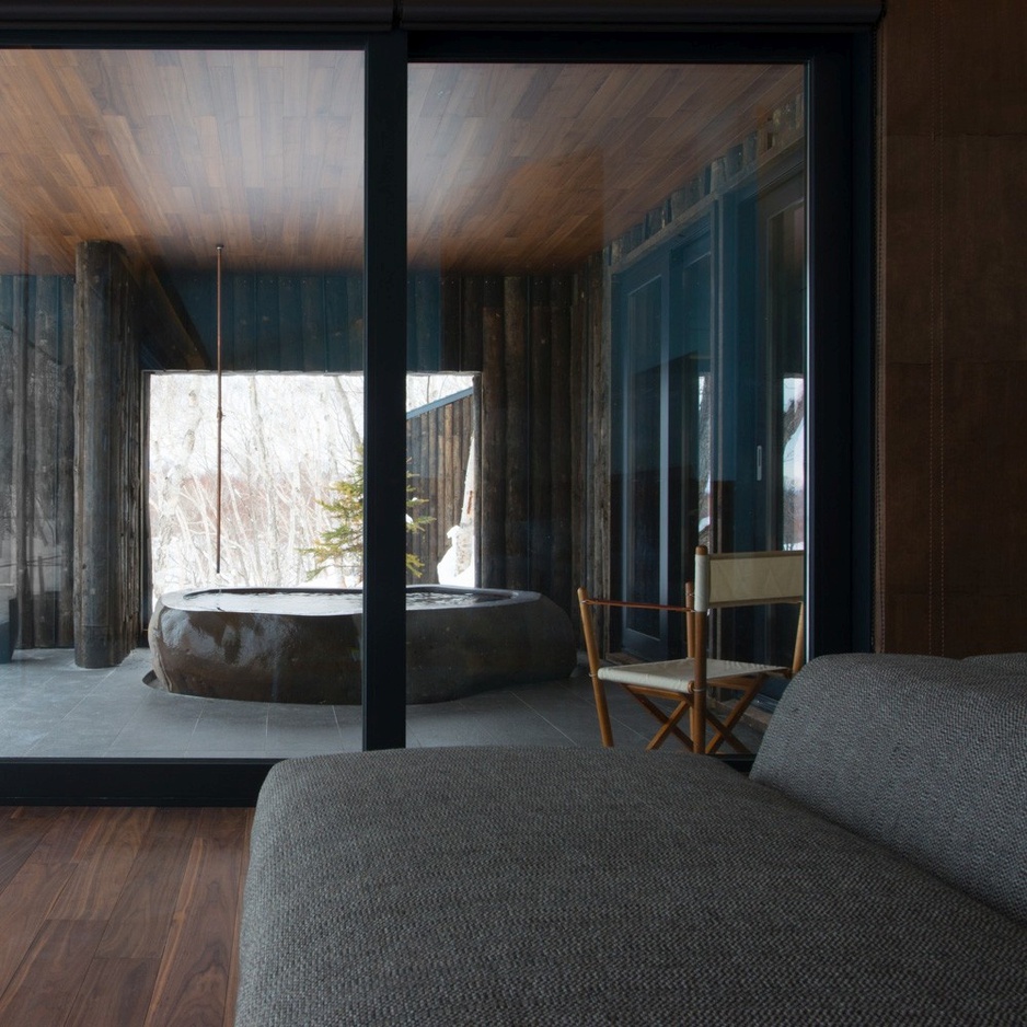 Zaborin Ryokan bedroom with hot tub