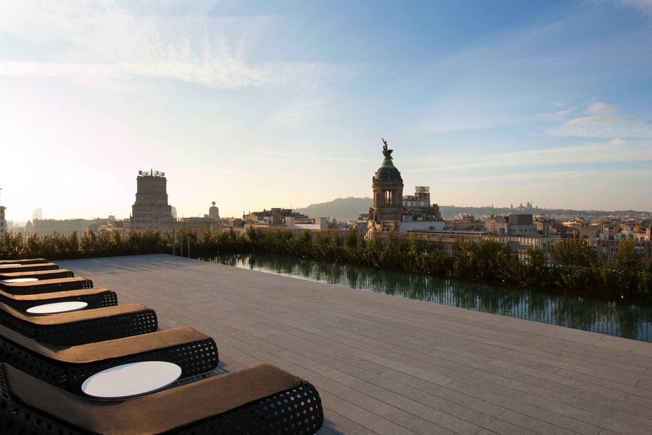 Mandarin Hotel Barcelona rooftop swimming pool