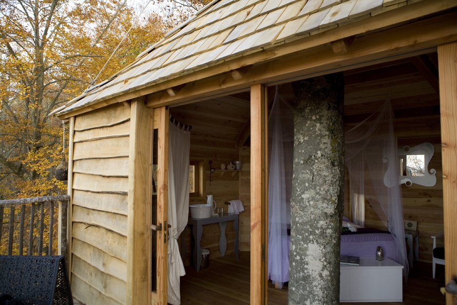 Cabanes Als Arbres tree house interior