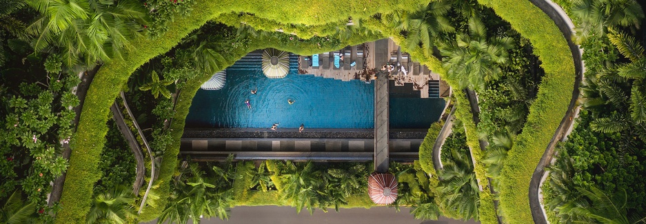 Parkroyal Pickering - Top View On The Green Jungle Facade