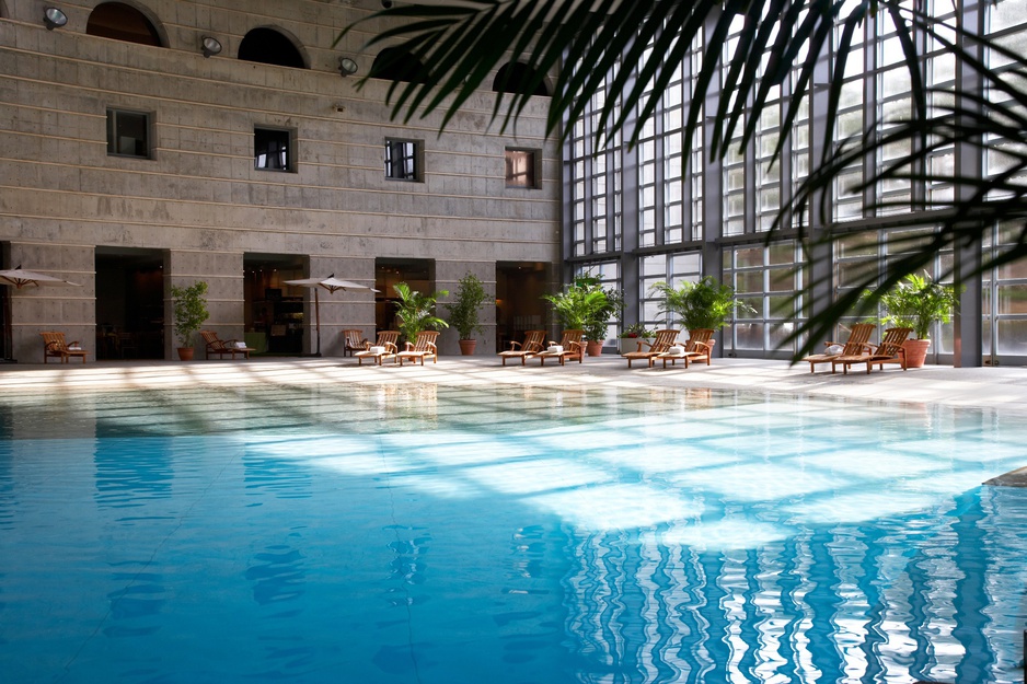 Risonare Yatsugatake inside swimming pool