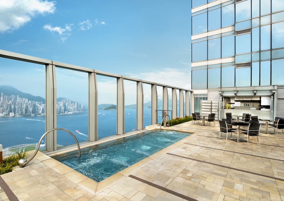 Wet R Deck jacuzzi with Hong Kong views