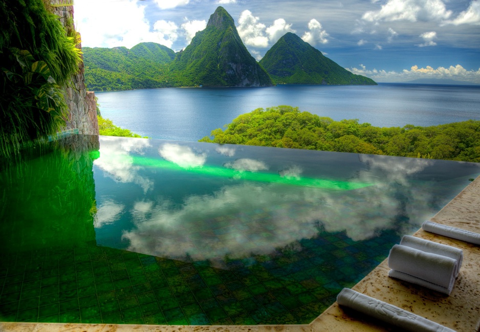 Jade Mountain Resort