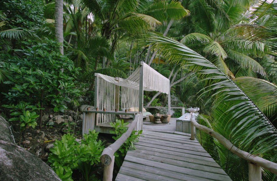 Wooden platform on North Island