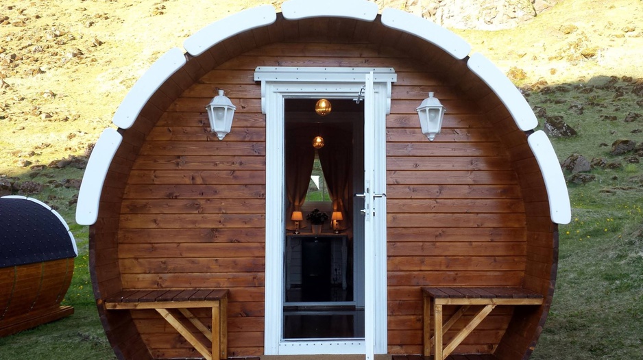 Glamping & Camping Vestmannaeyjar Hobbit House Entrance