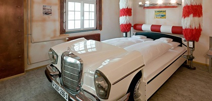 V8 Hotel - Heavenly place for the petrolheads