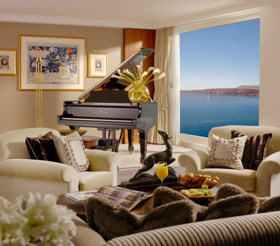 Hotel President Wilson Geneva Royal Penthouse Suite lounge with piano