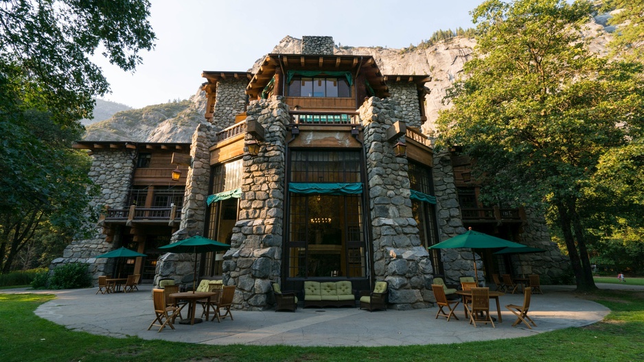 Ahwahnee Hotel Terrace And Garden