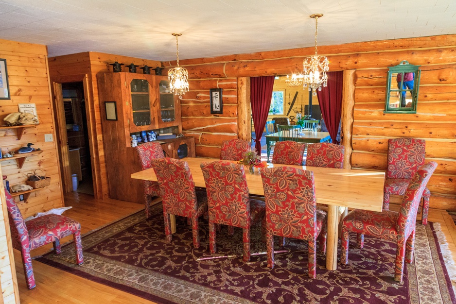 Winterlake Lodge dining room