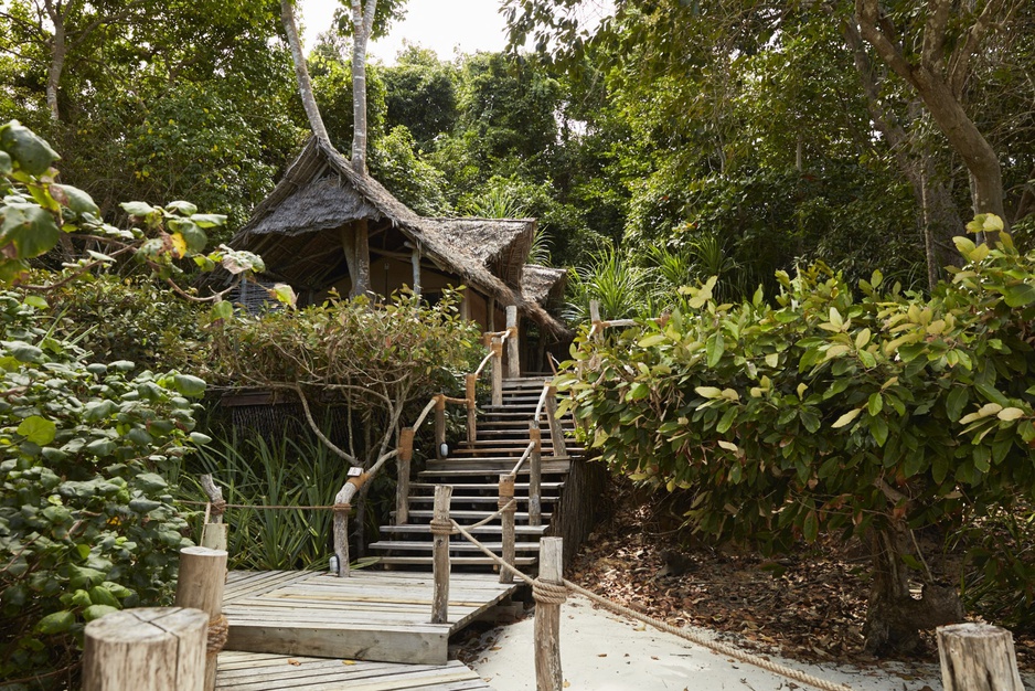 Fundu Lagoon Resort Hillside Bungalow