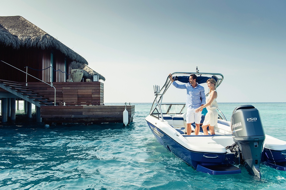 Romantic Pool Residence yacht docking