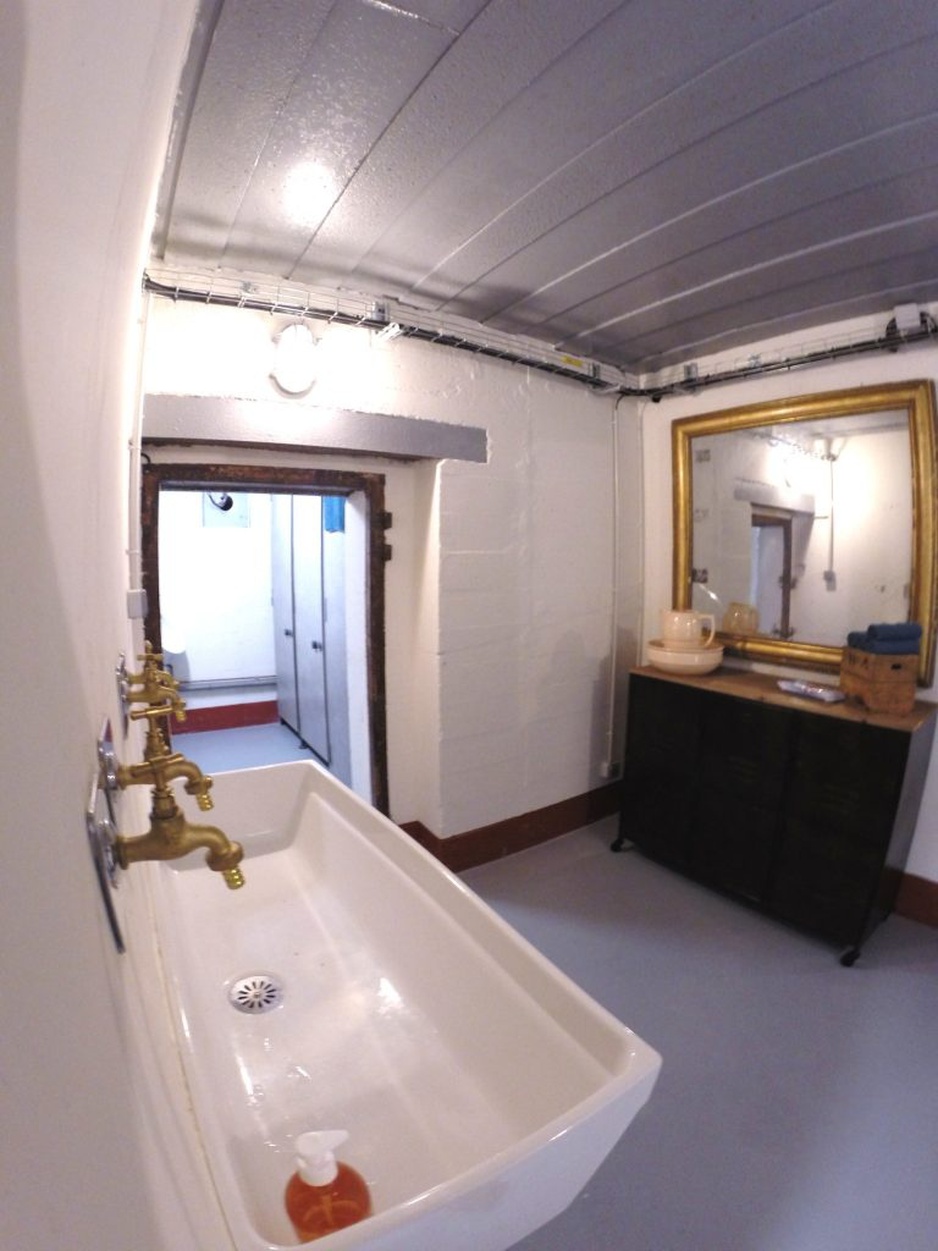 Bunker L479 Bathroom