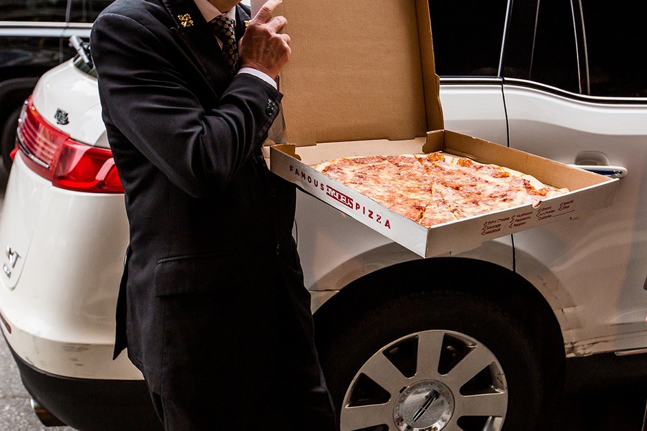 The Plaza Hotel Home Alone 2 Experience Package Cheese Pizza In The Limousine