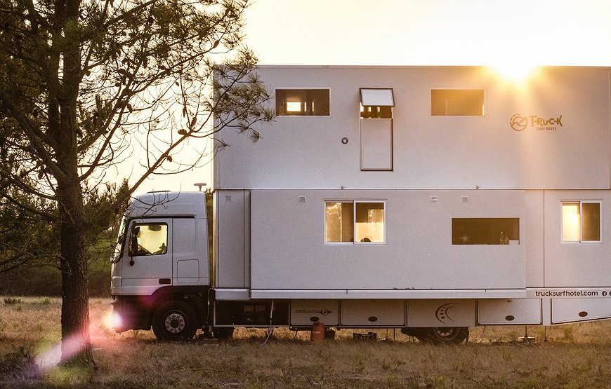 Truck Surf Hotel - Fully Equipped Converted Mercedes Actros